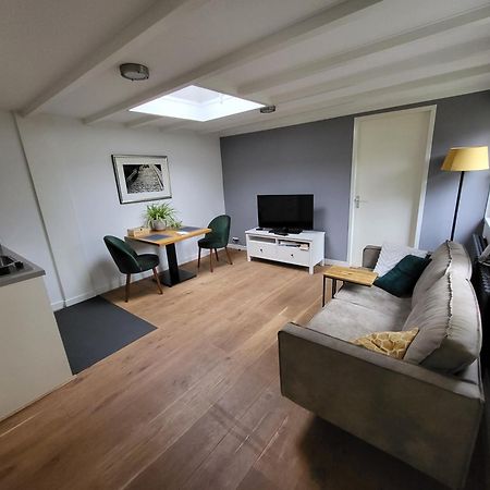Spacious Private Guest House ヒルフェルスム エクステリア 写真
