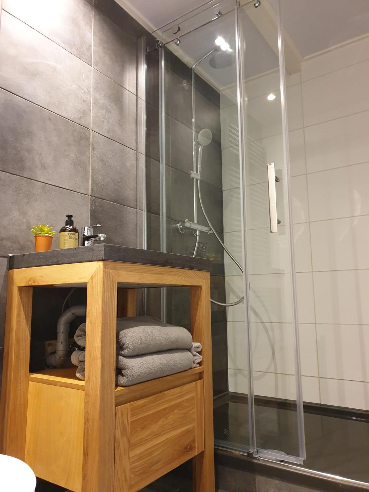 Spacious Private Guest House ヒルフェルスム エクステリア 写真