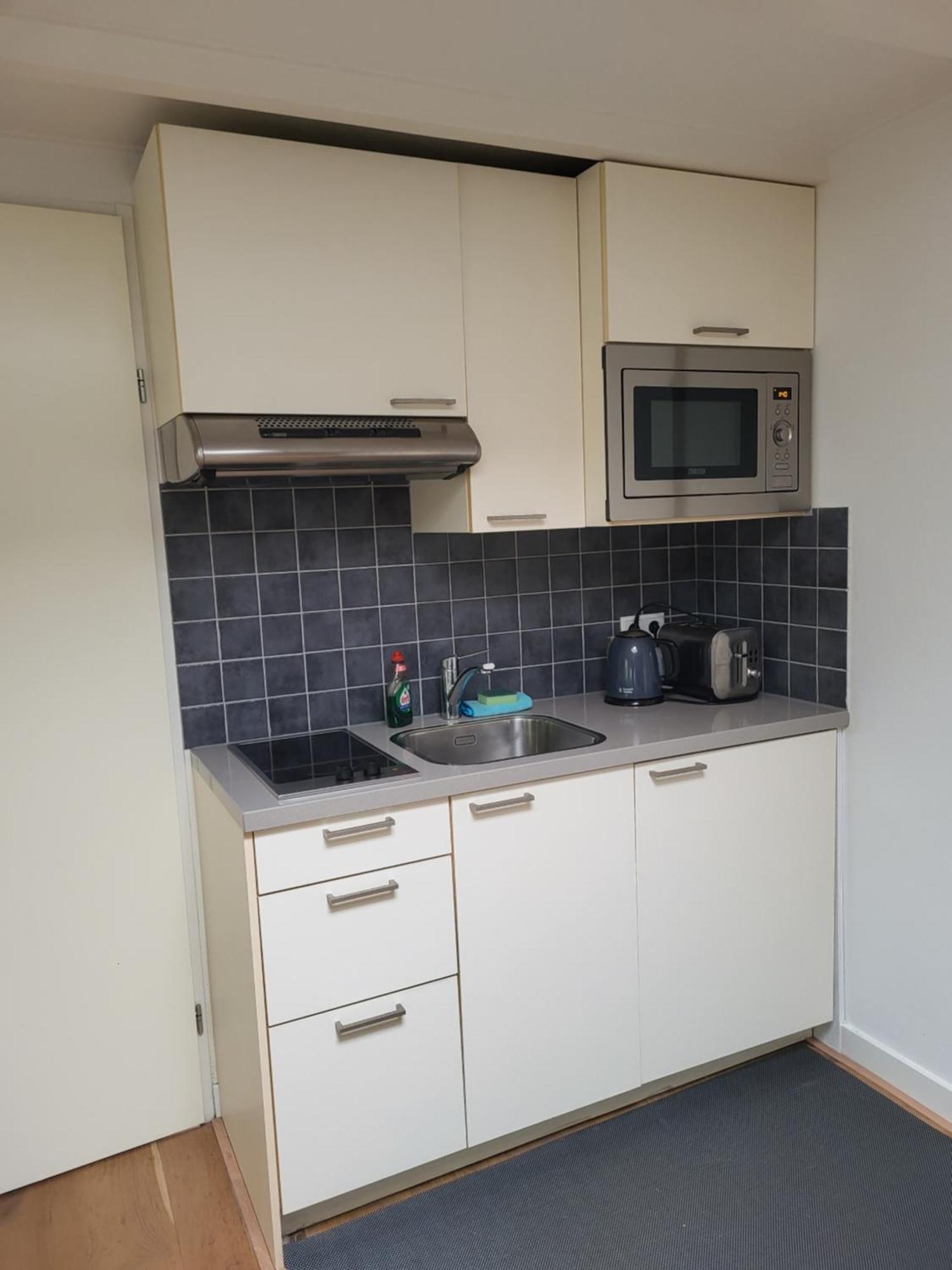 Spacious Private Guest House ヒルフェルスム エクステリア 写真