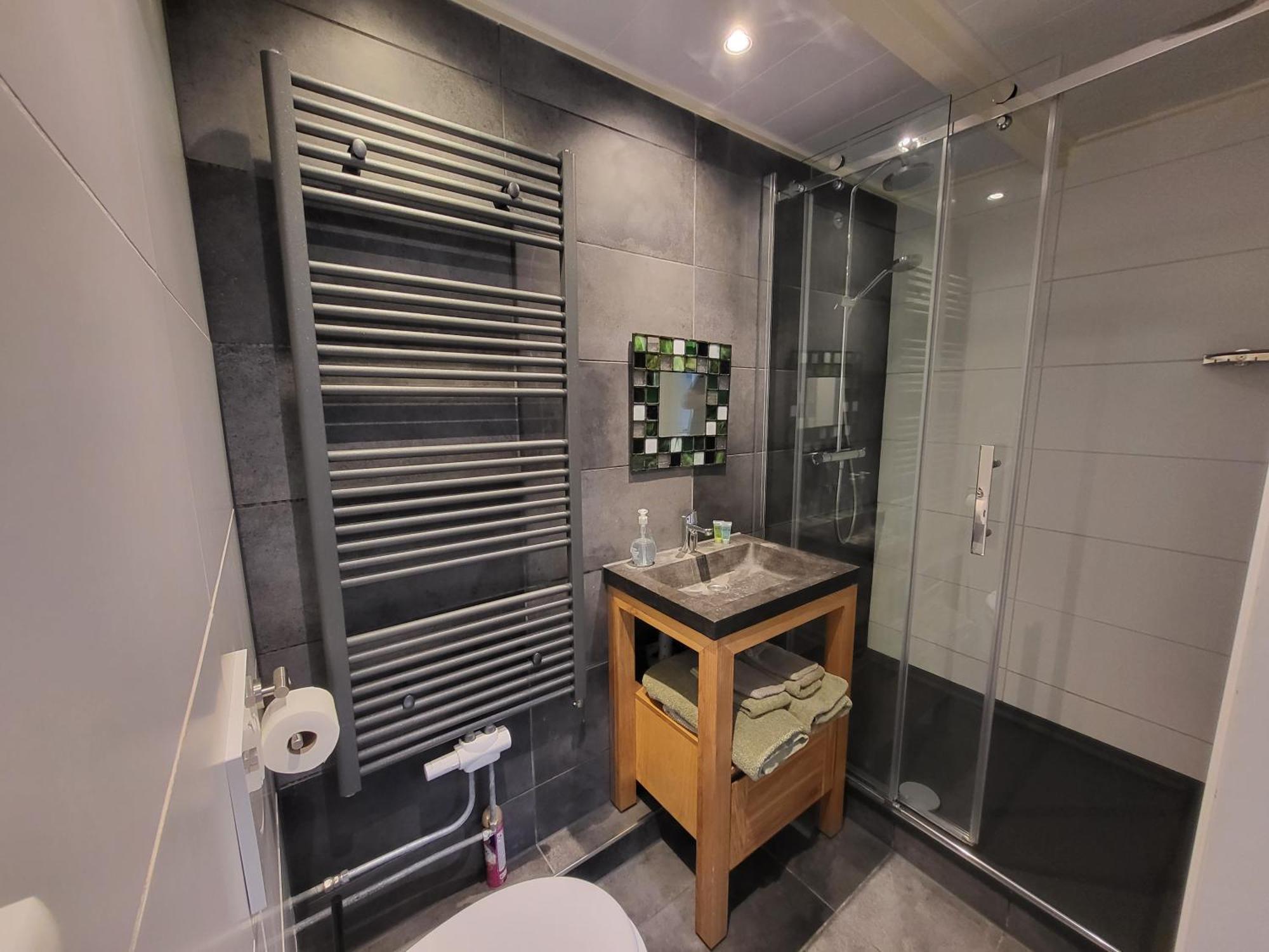 Spacious Private Guest House ヒルフェルスム エクステリア 写真