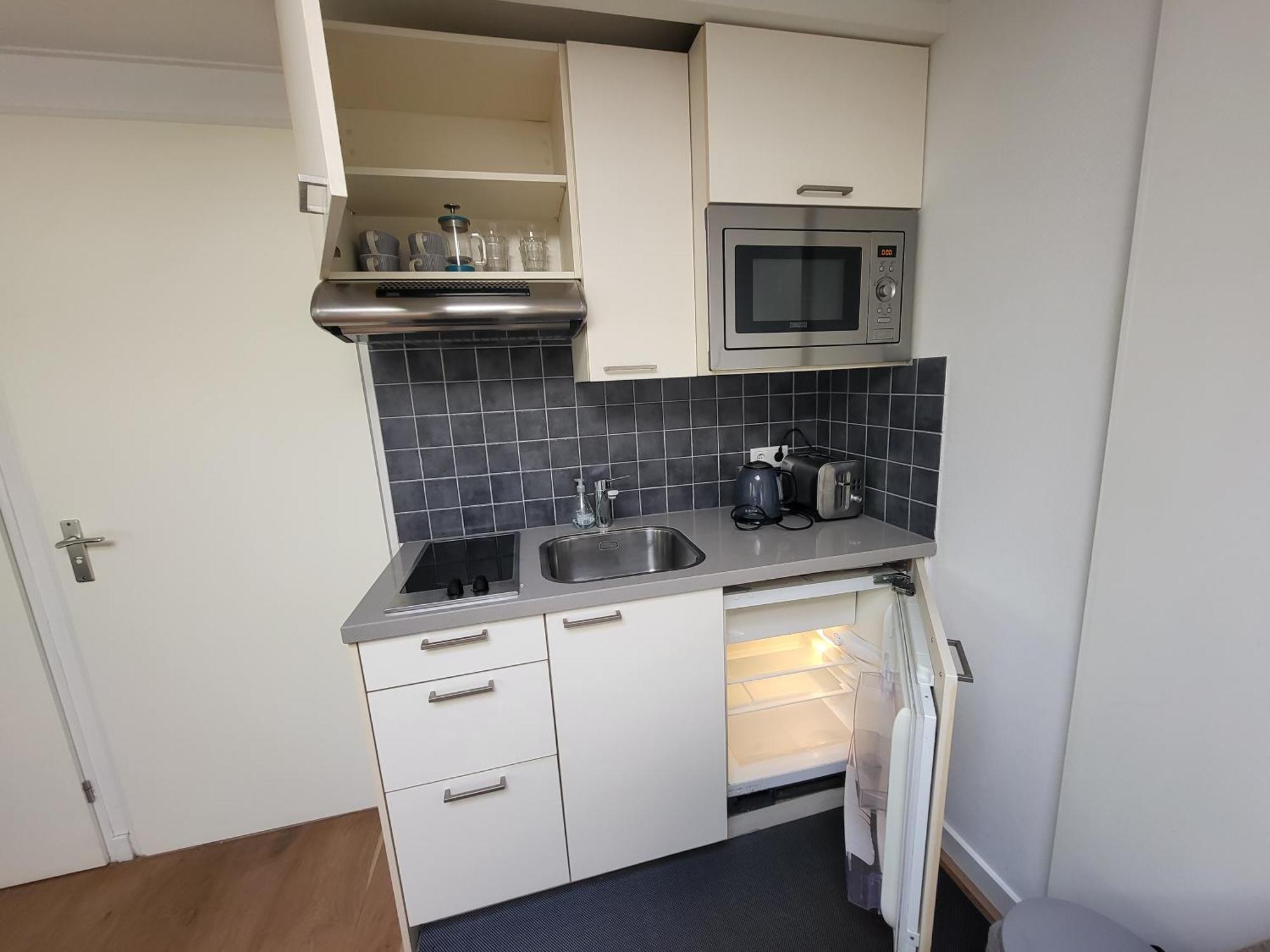 Spacious Private Guest House ヒルフェルスム エクステリア 写真