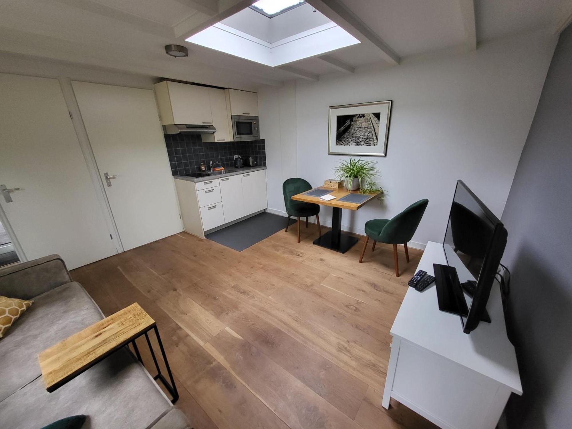 Spacious Private Guest House ヒルフェルスム エクステリア 写真